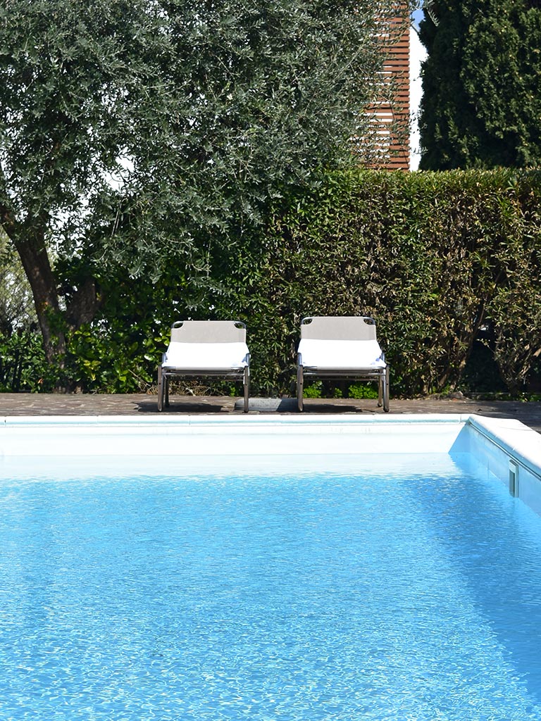 poggio-al-lago-dintorni-piscina